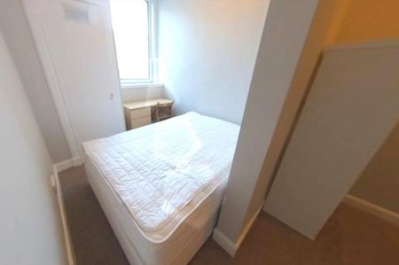 3 bedroom apartment to rent - Photo 3