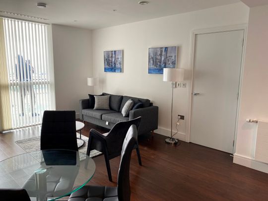 1 Bed Flat, Maine Tower, E14 - Photo 1