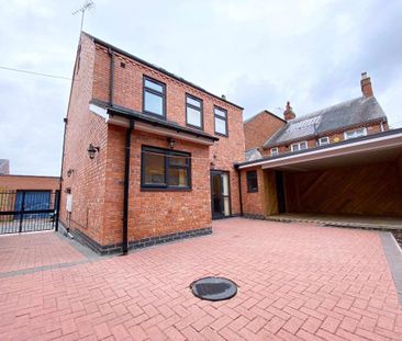 4 bedroom semi-detached house to rent - Photo 2