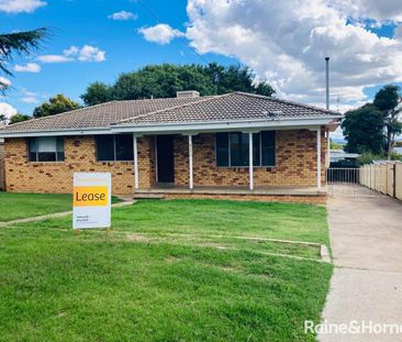 10 John Street, South Tamworth, NSW 2340 - Photo 2