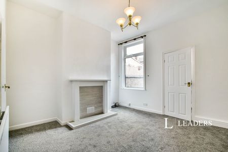 2 bedroom house to rent Lowfield Road, SK3 - Photo 2