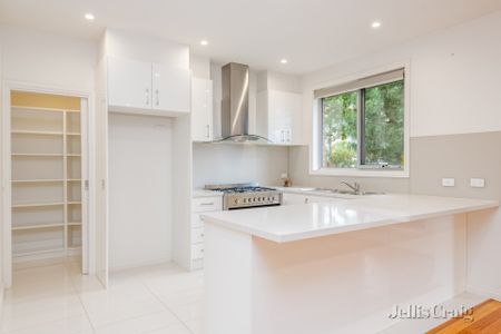 1/4 Moorea Court, Mount Waverley - Photo 5