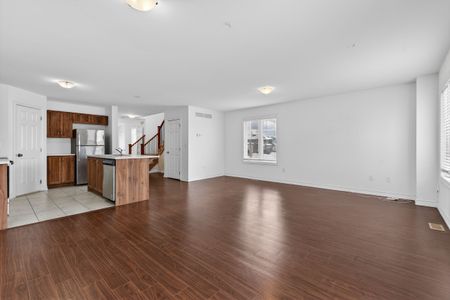 For Lease - 73 Brennan Crescent, Loyalist, Ontario - Photo 2