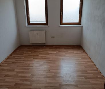 Mürzzuschlag. Großzügige Wohnung mit Balkon für eine liebe Familie - Photo 2