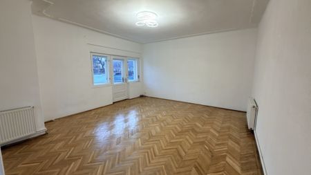 Casa 4 camere 130mp+400mp teren zona Spitalul Judetean - Photo 3