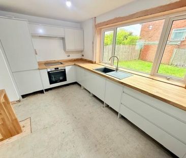 3 bedroom House To Let - Photo 3