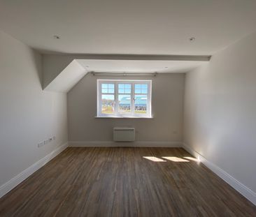 Emerald Avenue, Fleet, Hampshire, GU51 - Photo 1