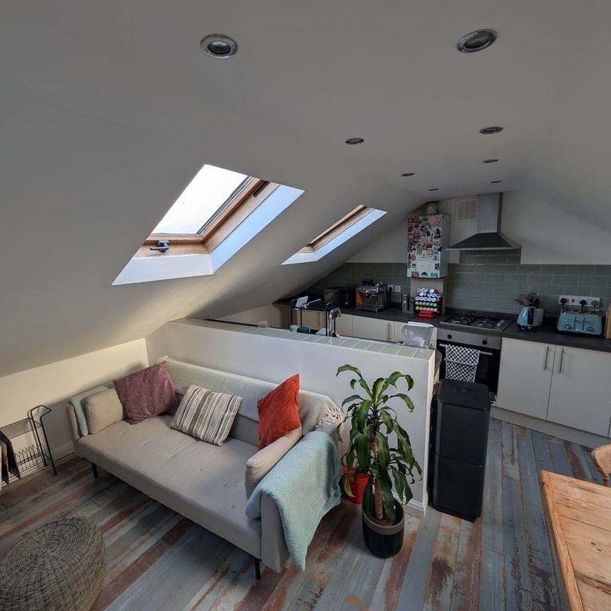 2 Bed Flat, Danbrook Road, SW16 - Photo 1