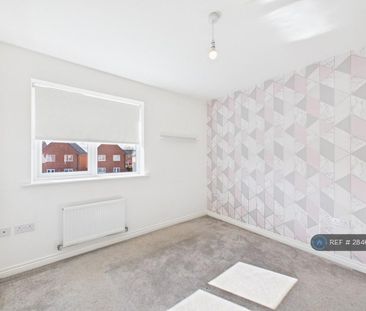 2 bedroom semi-detached house to rent - Photo 3