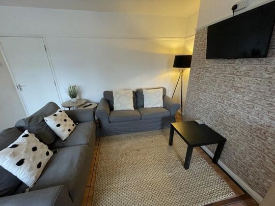 1 bedroom in a house share to rent - Photo 1