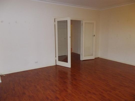 28 Glencara Street, Avondale Heights VIC 3034 - Photo 1