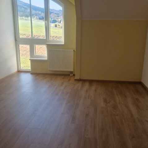 15444 Ortsrandlage! Große Terrasse! Neu saniert! - Foto 1