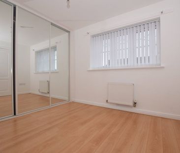 Redtail Close, Runcorn, WA7 1GN - Photo 2