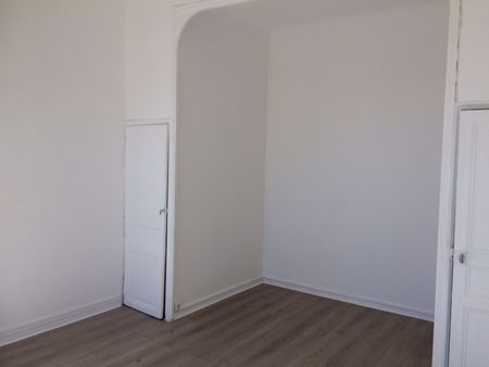 Location appartement Marseille 1er (13001) - Photo 2