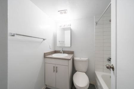 For Lease - 5 Glamorgan Avenue Unit# 409, Toronto, Ontario - Photo 3