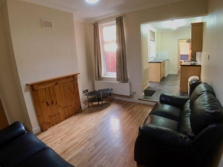 4 bedroom terraced house to rent - Photo 2