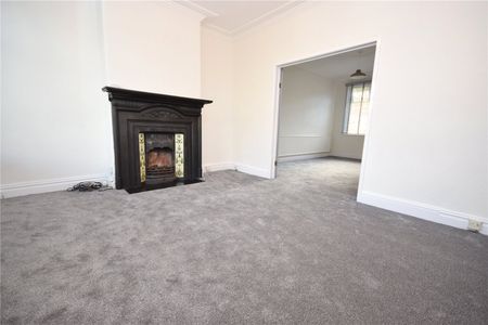 346, Low Lane, Horsforth, Leeds, West Yorkshire, LS18 4DD - Photo 3