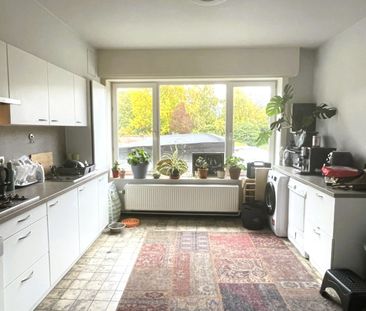 Gelijkvloers 2-kamerappartement met mogelijkheid autostaanplaats - Photo 3