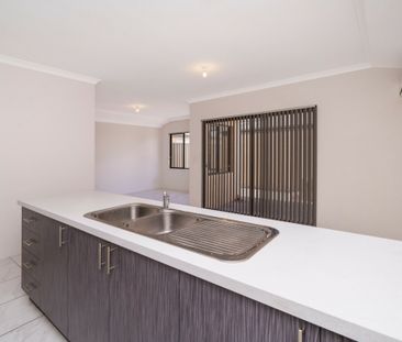 Perfect Family Home - Photo 3