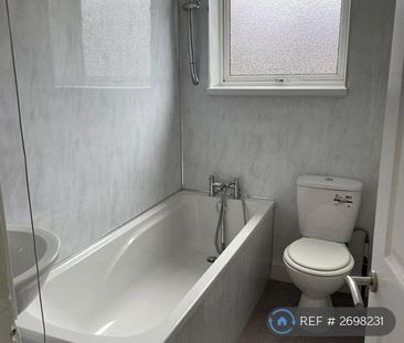 3 bedroom end of terrace house to rent - Photo 3