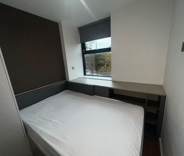 Studio Flat, West Point, M16 - Photo 3