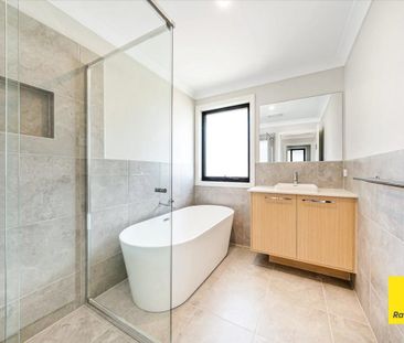 A near new aesthetically designed spacious house ready to move in. - Photo 6