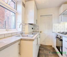 2 BEDROOM House - End Terrace - Photo 1