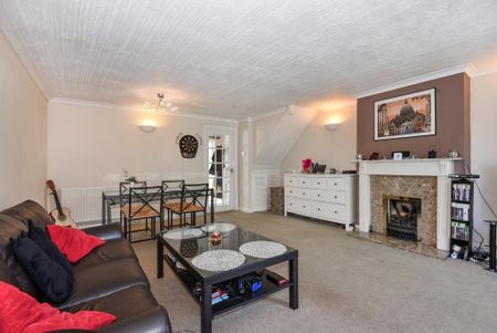 3 bedroom semi-detached house to rent - Photo 2