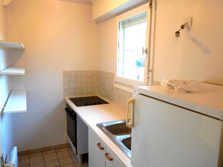 Poissy plein centre ville appartement de 45.9 m² type F2 en rdc, - Photo 5