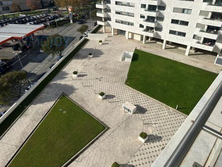 3 room luxury Flat for rent in Porto, Distrito do Porto - Photo 5