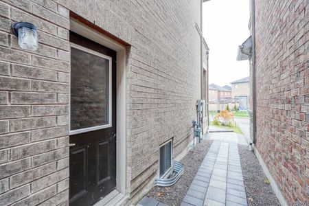 For Lease - 1053 Orenda Street, Pickering, Ontario - Photo 3