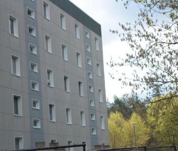 Vier Zimmer, Wohnküche mit Fenster, Bad, Balkon, - Foto 1