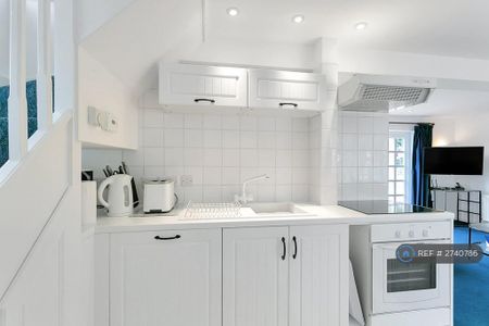 1 bedroom semi-detached house to rent - Photo 3