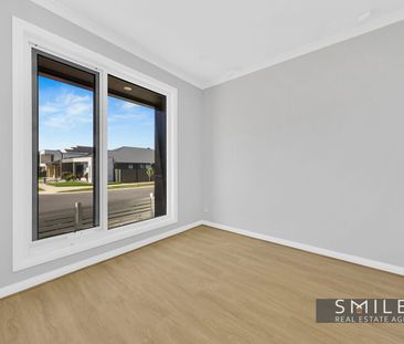 Modern Family Living in Prime Craigieburn Location! - Photo 1