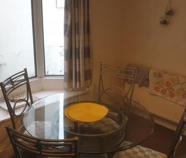 35 Seymour Avenue - Photo 3