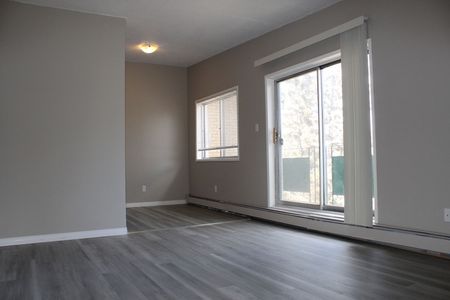 3023 & amp; 3027 Blakiston Dr NW, Calgary - Photo 4