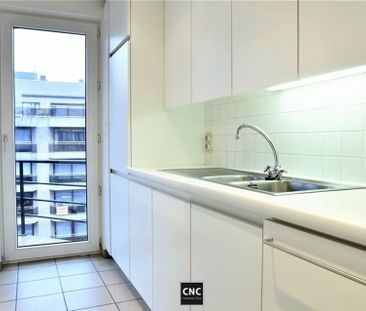 Ongemeubeld appartement met 3 slaapkamers op de Lippenslaan te Knokke. - Photo 5