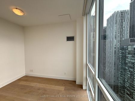 For Lease - 825 Church Street Unit# PH201, Toronto, Ontario - Photo 3