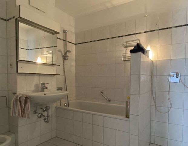 BONN - FAST DIREKT AM RHEIN! MODERNE MAISONETTE MIT 3 ZIMMERN IM ZENTRUM! +AUFZUG +KÜCHE +GÄSTE-WC - Foto 1