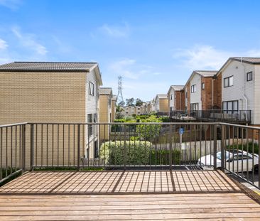 3 bedroom town house in Te Atatu - Photo 3