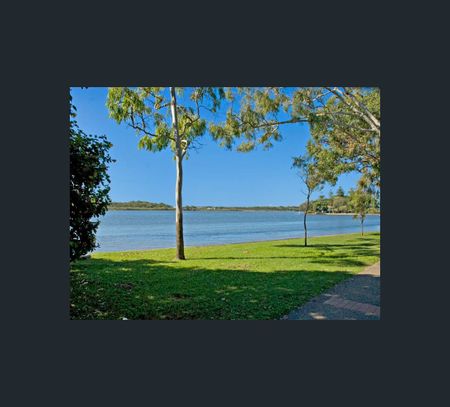 2/105 Bradman Avenue, Maroochydore, Qld 4558 - Photo 4