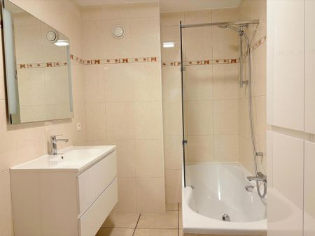 Appartement - à louer - 850 € 5500 DINANT - Photo 5