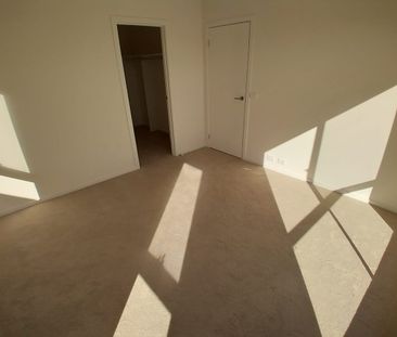 Break Lease!! Re-advertised!! - Photo 2