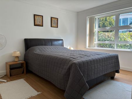 2 Bedroom Apartment - Photo 2