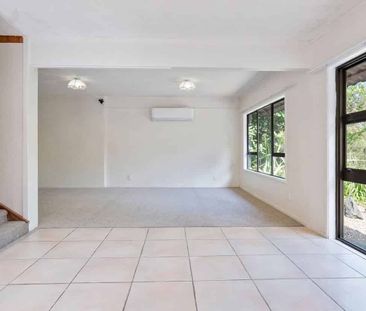 Sunny Five Bedroom Perfect Family Home in Torbay - Photo 5