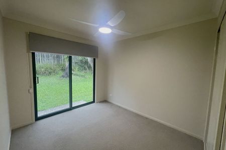 Stones throw to Coomera River - Photo 3