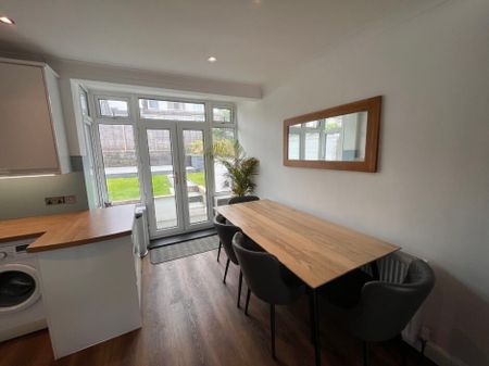 St Aiden Drive, Swansea, SA2 - Photo 3