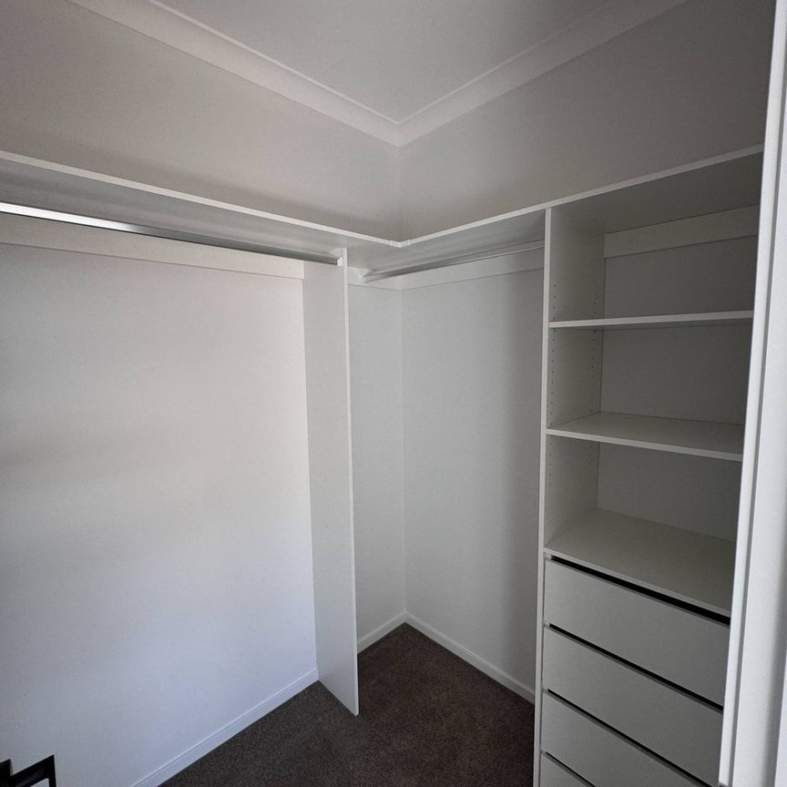 Brand New, Stylish & Spacious – The Perfect Family Retreat - Photo 1