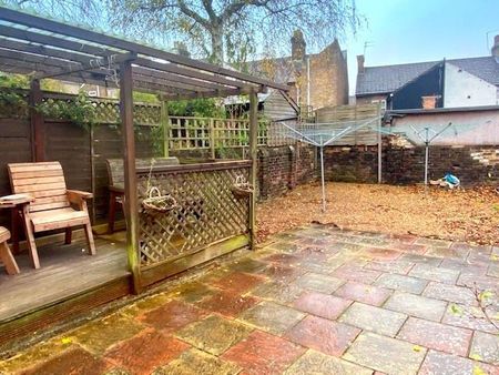 Studio to rent - Photo 5