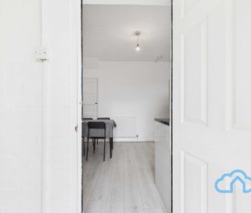 RM3 Regal Court | Enfield | London | N18 2XU - Photo 5